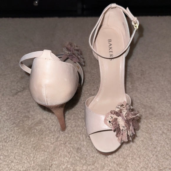 Bakers Florentina Tan Platform Heel - Picture 7 of 13